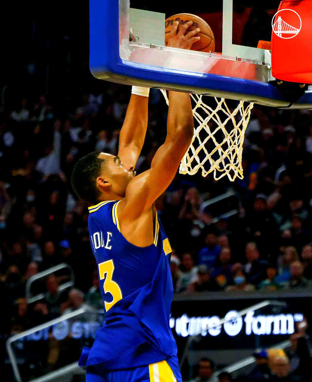 开云体育登录-山东队鏖战凯尔特人，库里扛起全队